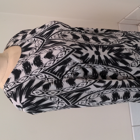 Worn once Nicole Miller Artelier black & white fitted dress size L - Picture 2 of 8